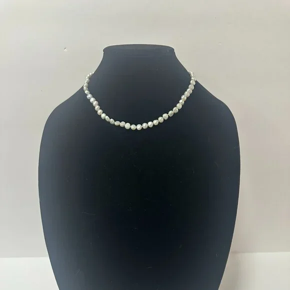 Imitation Pearl Necklace - Picture 1 of 5